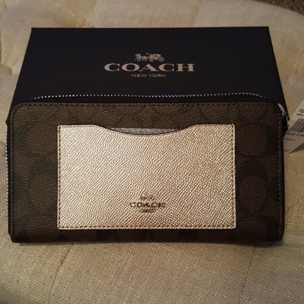 Coach wallet